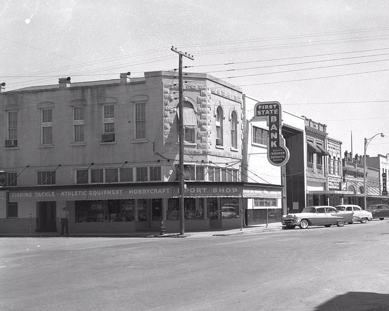 Franciscos Restaurant logo
